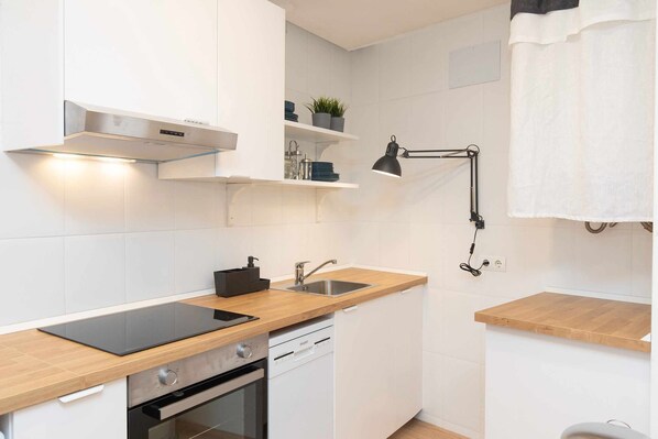 Micro-ondes, four, lave-vaisselle