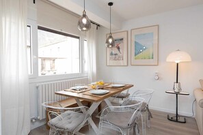 Dining - Sky Biescas I by Bevalle (Biescas)