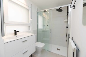 Hair dryer, towels