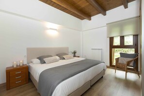 2 室のベッドルーム、アイロン / アイロン台、旅行用ベビーベッド、WiFi (無料)