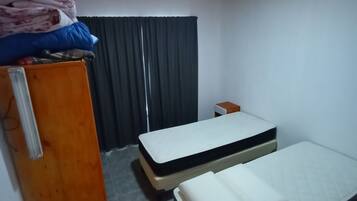 1 habitación, wifi y ropa de cama