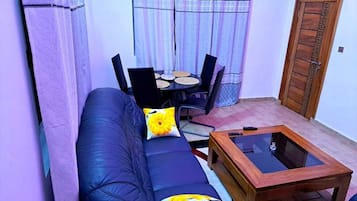 Televisión y chimenea