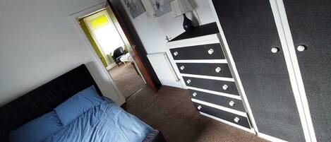 1 bedroom, iron/ironing board, WiFi, bed sheets