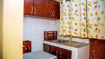 Fridge, microwave, oven, blender