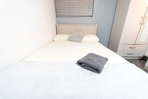 1 bedroom, WiFi, bed sheets