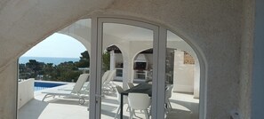 Dining - Meerblick, Apartment in Villa mit Terrasse, Garten, Pool und Kostenlosen Wlan (Benissa)