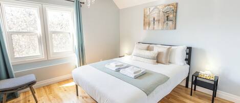 2 bedrooms, desk, iron/ironing board, travel cot