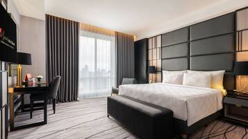 In-room safe, WiFi (free)