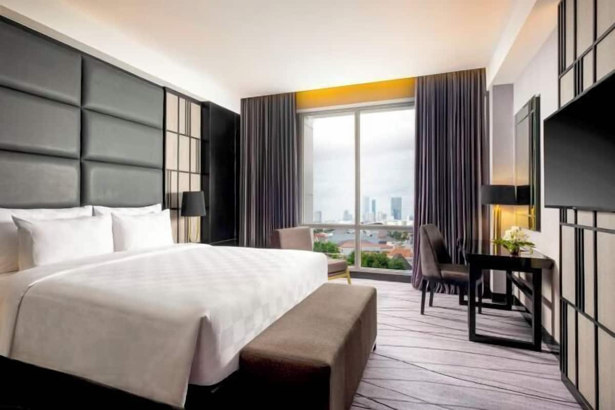 In-room safe, free WiFi