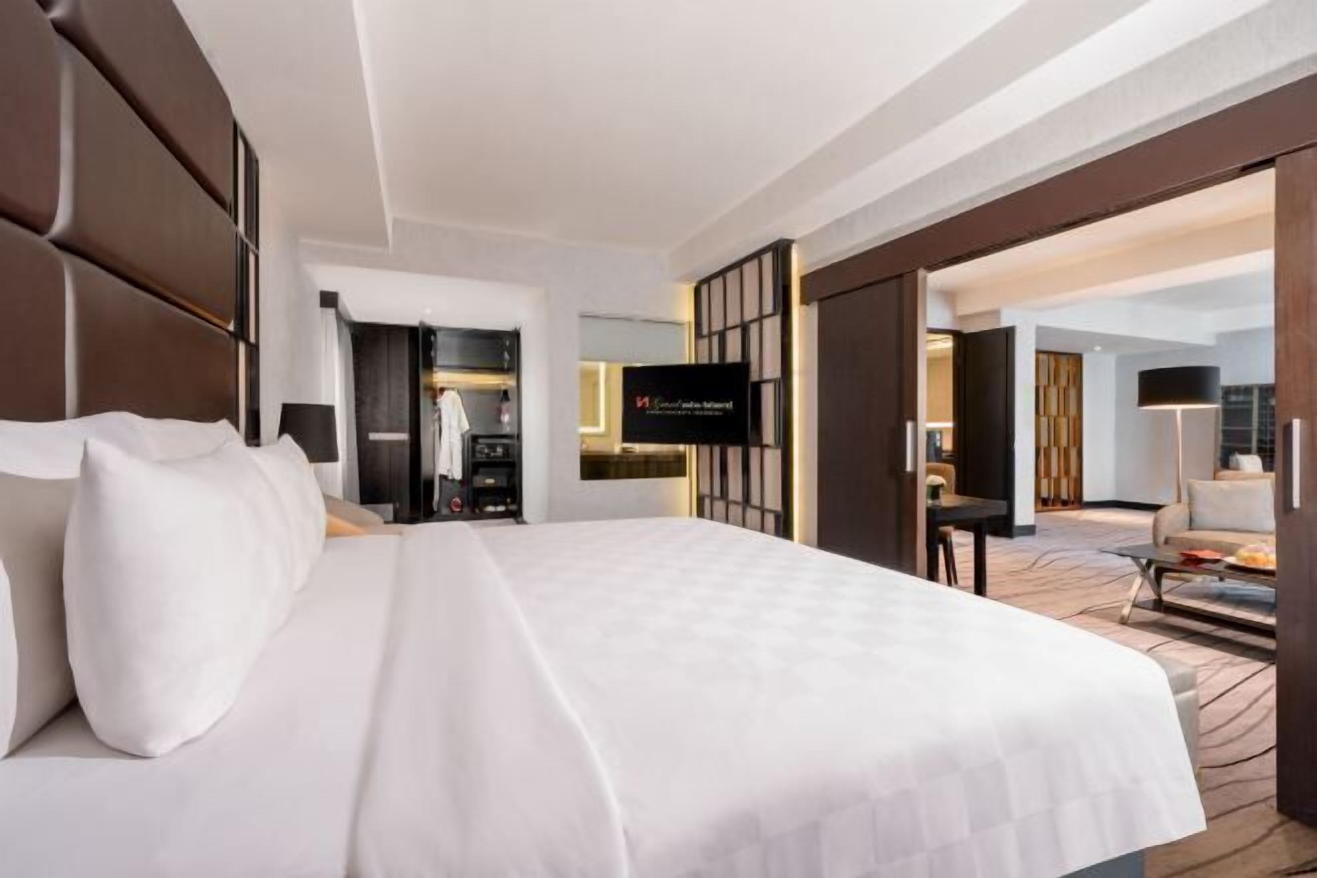 In-room safe, free WiFi