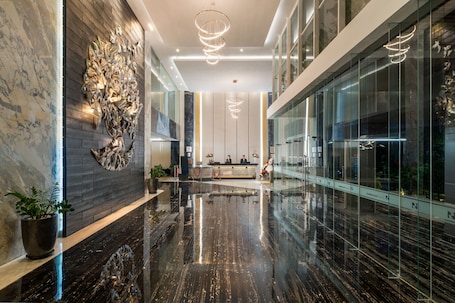 Reception. Grand Swiss-Belhotel Darmo
