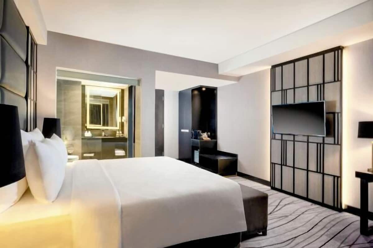 In-room safe, free WiFi
