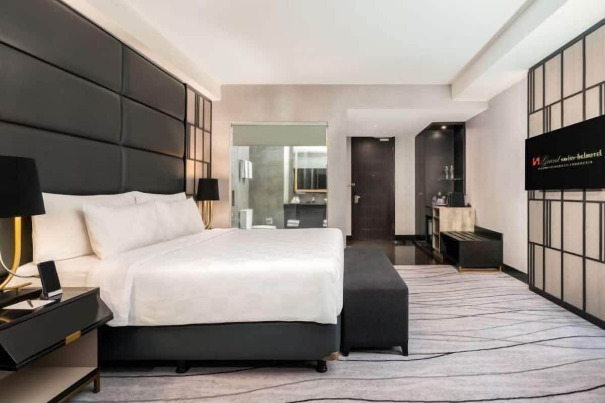 In-room safe, free WiFi