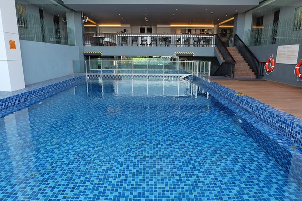 Piscina coperta, piscina all'aperto