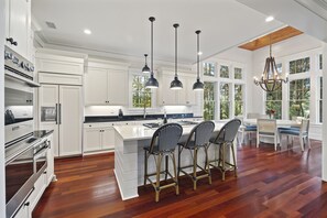 Fridge, microwave, oven, stovetop - Expansive Luxury 5 Bed at Kiawah Island Golf Resort- Private Pool w/ Large Patio (Kiawah Island)