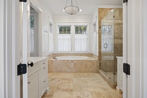 Shower, jetted bath, hair dryer, towels - Expansive Luxury 5 Bed at Kiawah Island Golf Resort- Private Pool w/ Large Patio (Kiawah Island)