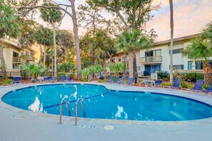 Pool - Beach access condo with deck, pool, washer/dryer, and AC - snowbird-friendly (Hilton Head)