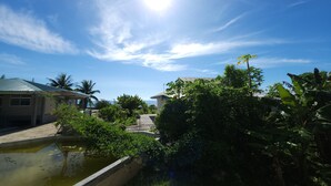 Property grounds - Taina - Grand Appartement Avec Terrasse Avec Accès mer (AVERA - TAPUTAPUATEA)