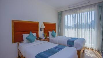 Standard Twin Room | Desk, free WiFi, bed sheets