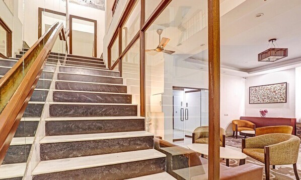 Staircase - Hotel Bel Morris (New Delhi)