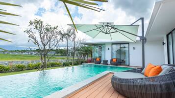 Premium Suite, 1 Bedroom, Non Smoking, Garden View | Private pool