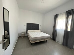 3 bedrooms, bed sheets