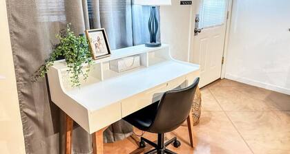 Central / 1 BR & 1 BA / Guesthouse / Fenced / Cozy