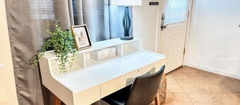 Central / 1 BR & 1 BA / Fenced / Cozy / Guesthouse
