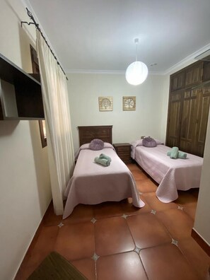 3 bedrooms, WiFi, bed sheets