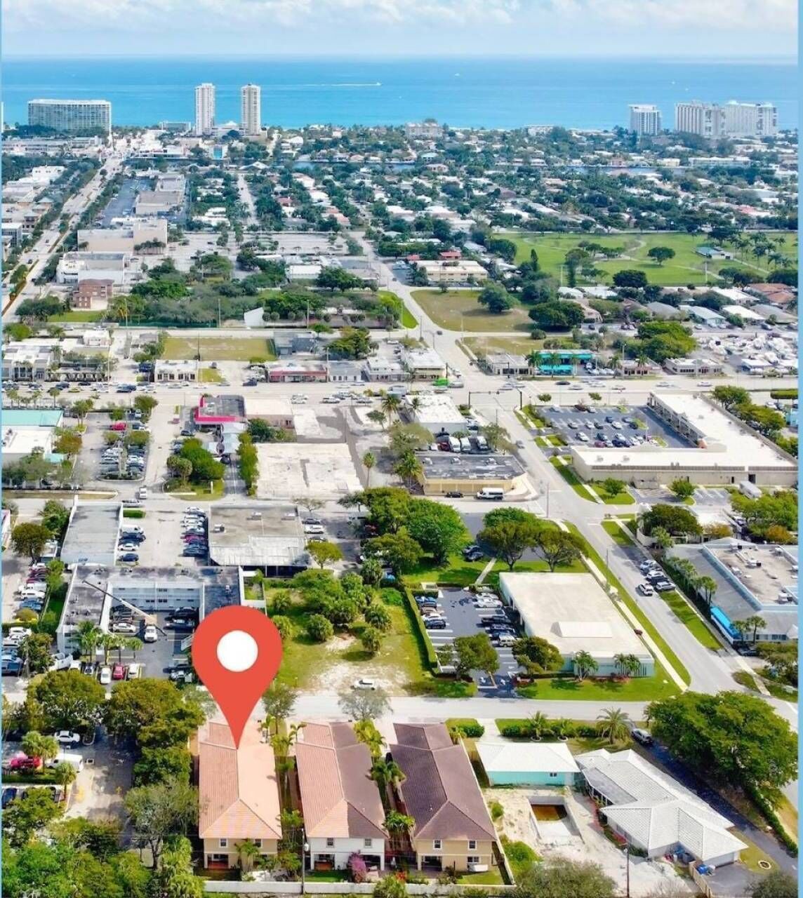 Charming Beach Townhome: Close to Pompano Beach, Dining, & Shopping, Modern Amenities, Spacious 3BR!
