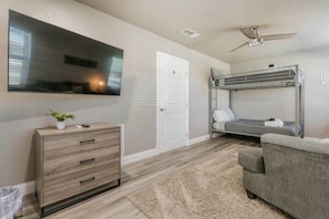 2 chambres, bureau, fer et planche à repasser, Wi-Fi