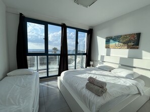 Signature Apartment | Individually decorated, individually furnished, laptop workspace - Geula 1  (Tel Aviv)