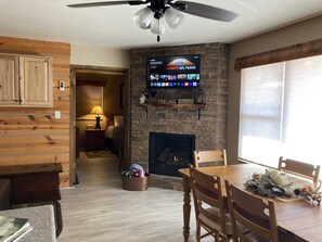 Dining - Greer River Valley View (Greer)