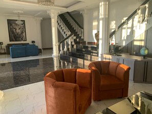 Lobby sitting area - TOBA RETREAT MANSION AND VILLAS  (Samosir)