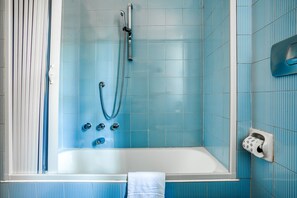 Free toiletries, hair dryer, bidet, towels - Vatican Deluxe Apartment (ROMA)