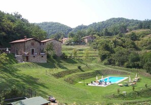 المنشأة من الخارج