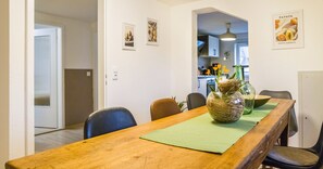Dining - Apartment 'Rebstock Nr 1' with Shared Garden and Wi-Fi (Bahlingen)