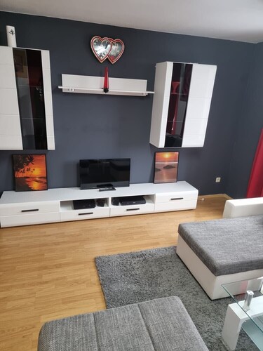 Große 4 Zimmerwohnung mit Balkon und WLAN
