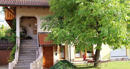 Studio Apartment "Schwarzwaldstüble" with Shared Terrace, Shared Garden & Wi-Fi