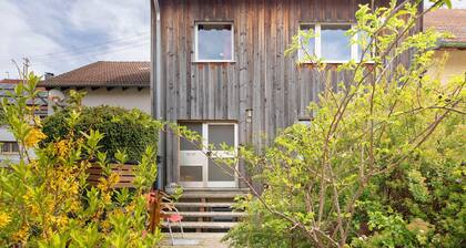 Holiday Home "Bikerhäusle" with Private Garden & Wi-Fi
