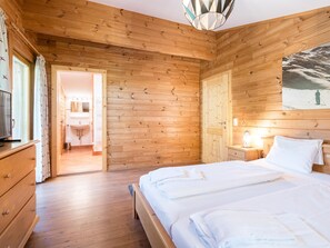 4 Schlafzimmer, Bügeleisen/Bügelbrett, Internetzugang