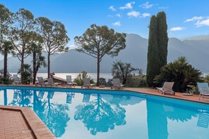 Apartament familiar, diversos dormitoris (Brentano Giardino) | Piscina | Piscina a l'aire lliure de temporada 