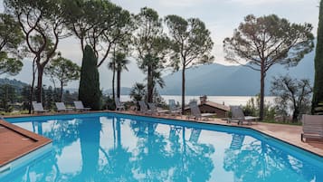 Piscina stagionale all'aperto