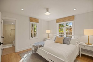 3 Schlafzimmer, Schreibtisch, Bügeleisen/Bügelbrett, Reisekinderbett