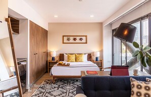 2 عدّة غرف نوم ومكتب ومكواة/لوح كي وسرير سفر