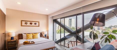 2 chambres, bureau, fer et planche à repasser, lit parapluie