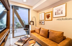 Een televisie en een kantoor