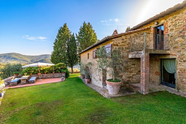 วิลล่าสำหรับครอบครัว, หลายห้องนอน, 2 ห้องน้ำ (Casale Al Sole Tra Le Vecchie Vigne 6) | ลานระเบียง/นอกชาน