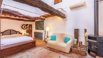 3 bedrooms, free WiFi, bed sheets