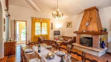 Standard Villa, 6 Bedrooms, Fireplace (Tuscany Villas With Private) | Dining